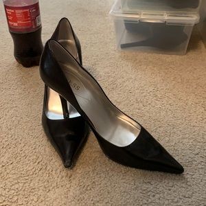 black guess stiletto heel *GIVE ME AN OFFER TRYING TO CLEAN OUT*